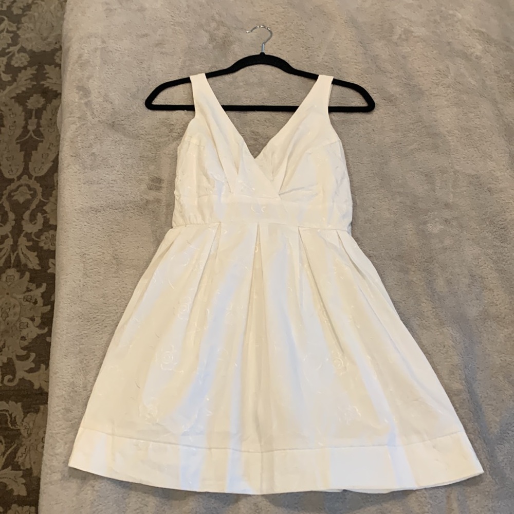 Dress - Picture 4 of 9